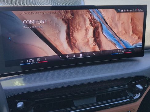 Used 2026 BMW 330i Sedan w/ M Sport Package RWD image 37