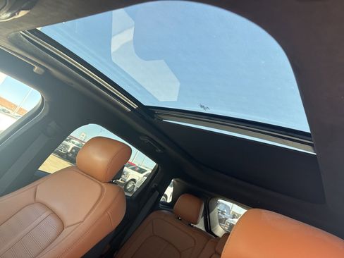 Used 2022 Lincoln Nautilus Black Label w/ Class II Trailer Tow Package image 11