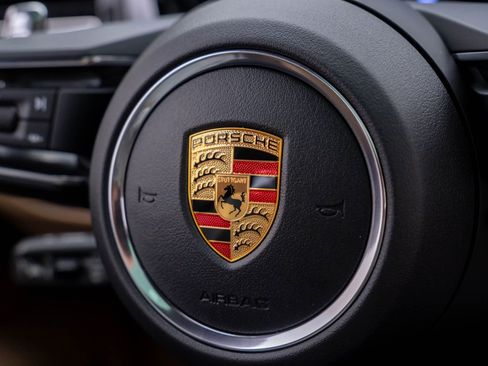 New 2026 Porsche Macan image 21