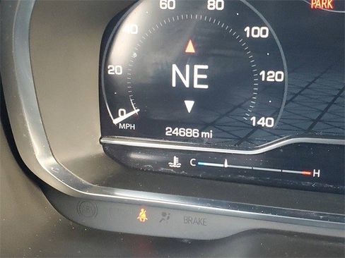 Certified 2024 GMC Yukon XL SLE w/ Gmc Pro Safety Plus Package image 25