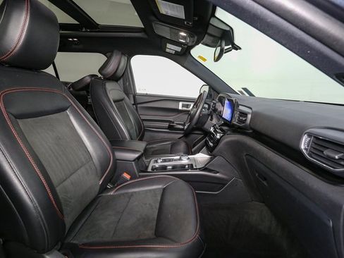 Used 2023 Ford Explorer ST-Line w/ Class IV Trailer Tow Package image 17