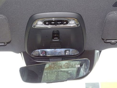 Used 2018 Volvo XC90 T6 Momentum w/ Convenience Package image 31