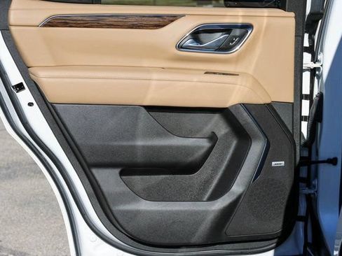 Used 2024 Chevrolet Tahoe Premier RWD image 14