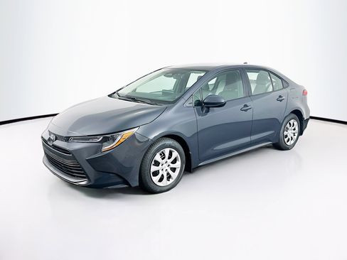 Used 2026 Toyota Corolla LE image 3