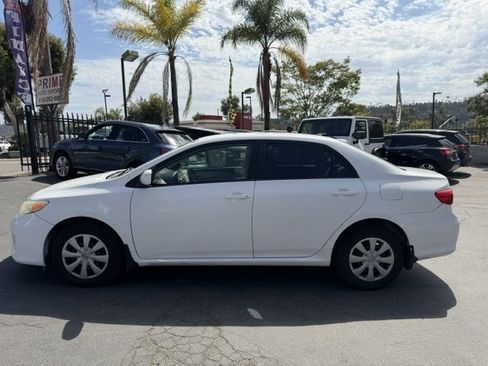 Used 2011 Toyota Corolla LE FWD image 5