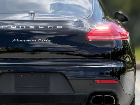 Used 2014 Porsche Panamera AWD/4WD image 17