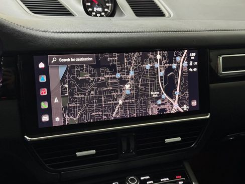 Used 2022 Porsche Cayenne GTS image 13