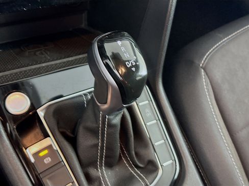 Used 2024 Volkswagen Taos SE image 24