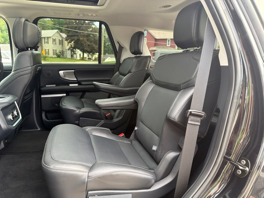 Used 2026 Ford Expedition Platinum w/ Driver's Package AWD/4WD image 75