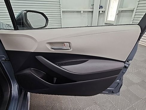 Used 2020 Toyota Corolla LE image 35