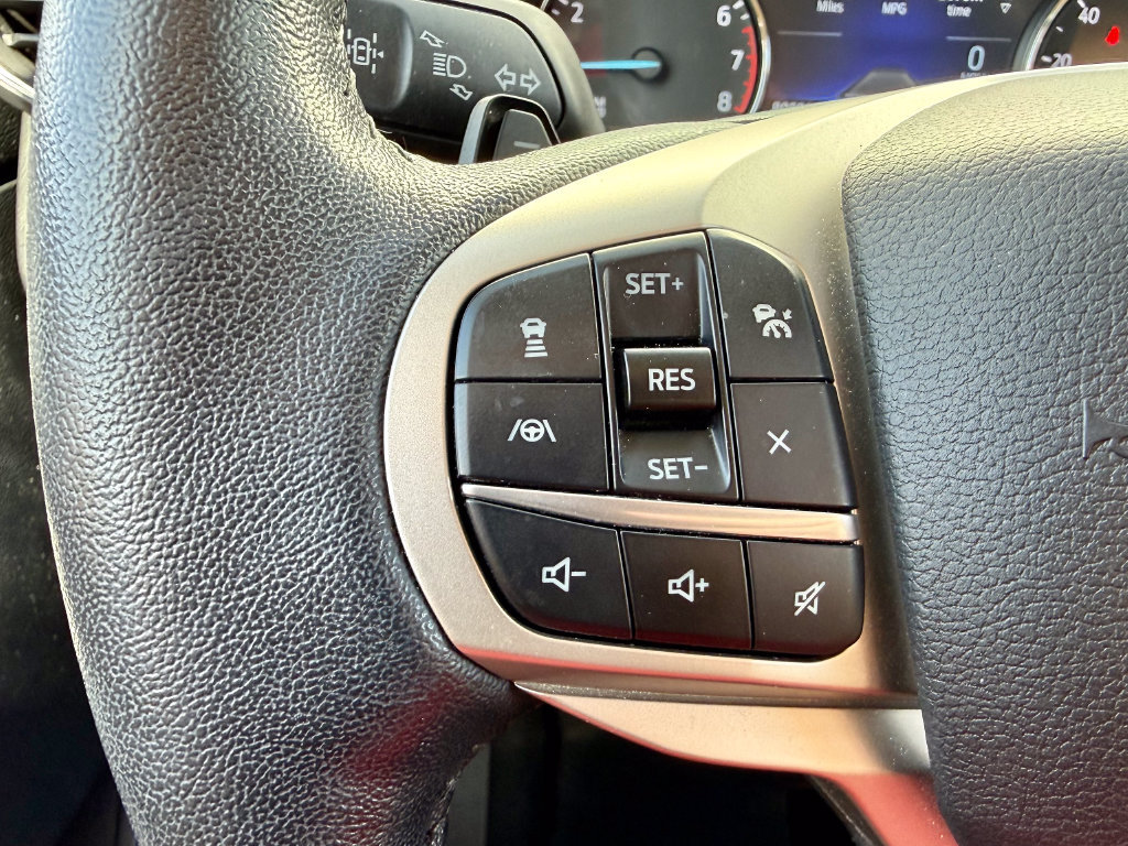 Used 2021 Ford Explorer Limited w/ Equipment Group 301A AWD/4WD image 24