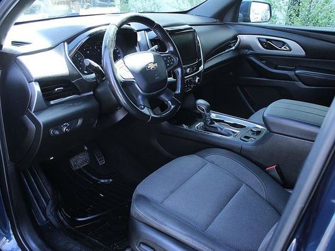 Used 2022 Chevrolet Traverse LT FWD image 11