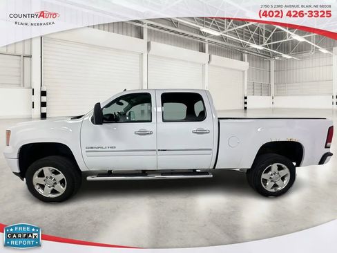 Used 2013 GMC Sierra 2500 Denali w/ Suspension Package, Off-Road image 2