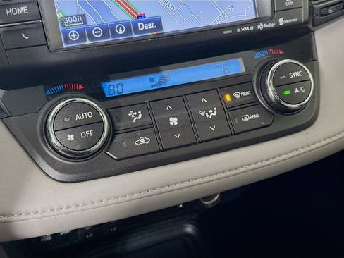 Used 2018 Toyota RAV4 Limited image 19