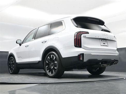 Used 2024 Kia Telluride SX Prestige w/ Towing Package image 12