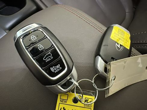 Used 2020 Hyundai Santa Fe Limited AWD/4WD image 20
