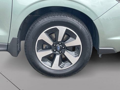 Used 2018 Subaru Forester 2.5i Premium w/ All-Weather Package AWD/4WD image 9