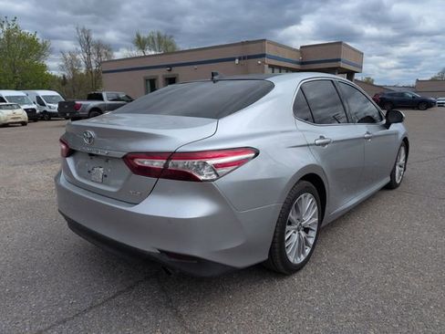 Used 2018 Toyota Camry XLE w/ Driver Assist Package FWD image 5