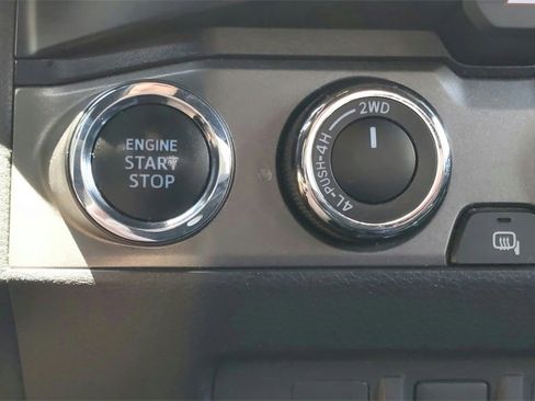 Used 2020 Toyota Tacoma TRD Sport image 26