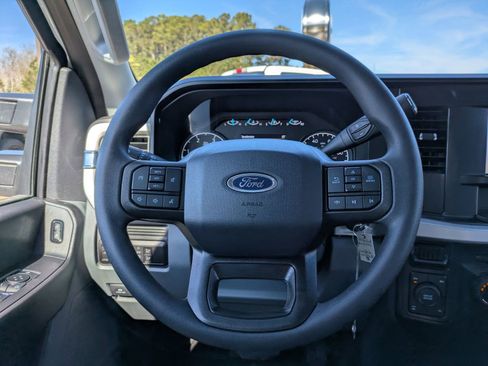 New 2026 Ford F250 XL AWD/4WD image 17