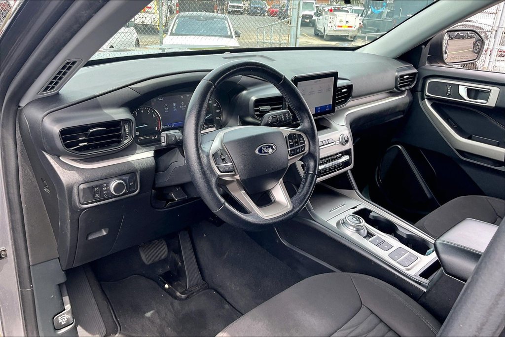 Used 2021 Ford Explorer XLT RWD image 13