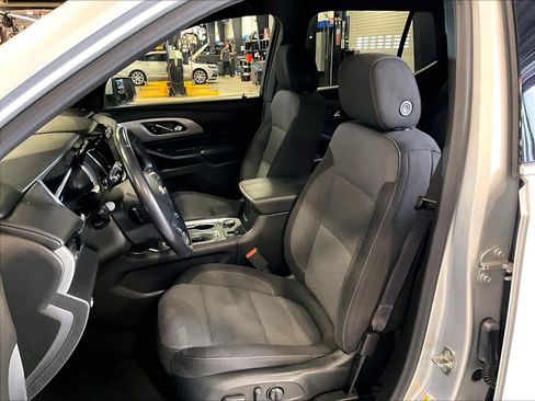 Used 2022 Chevrolet Traverse LT AWD/4WD image 10