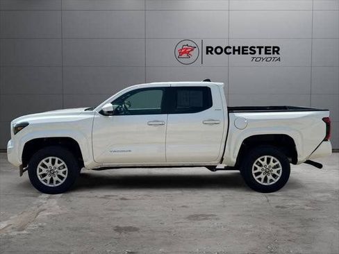 Certified 2025 Toyota Tacoma SR5 AWD/4WD image 74