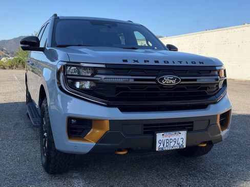 Used 2025 Ford Expedition Tremor AWD/4WD image 59