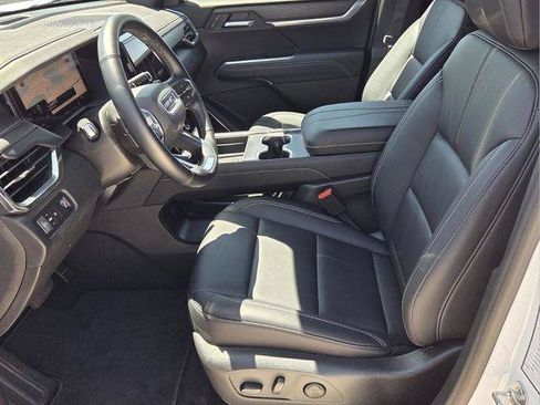 Certified 2026 GMC Acadia Elevation w/ Elevation Premium Package FWD image 10