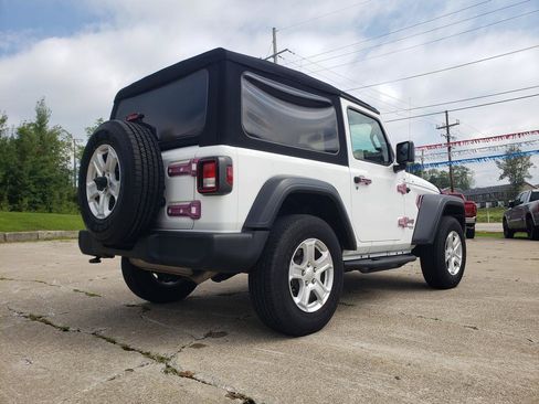 Used 2020 Jeep Wrangler Sport AWD/4WD image 3