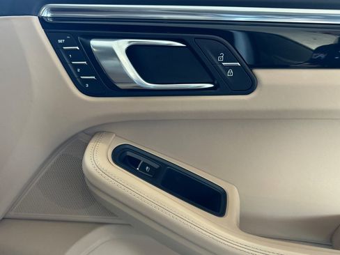 Certified 2023 Porsche Macan S image 20