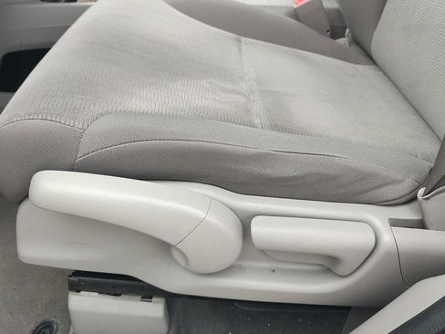 Used 2013 Honda CR-V LX image 3