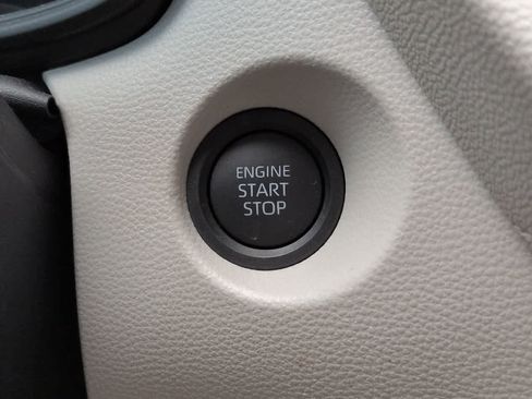 Used 2026 Toyota Corolla Cross LE FWD image 22