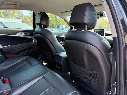 Used 2019 Genesis G70 2.0T Sport image 14