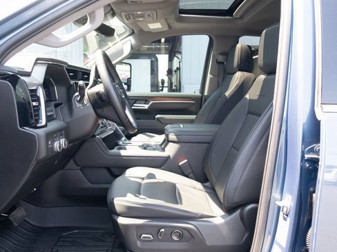 Used 2025 GMC Sierra 3500 Denali w/ Denali Reserve Package AWD/4WD image 12