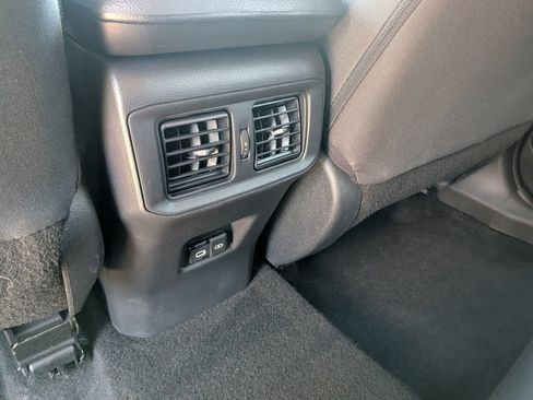 Used 2025 Toyota RAV4 XLE AWD/4WD image 29