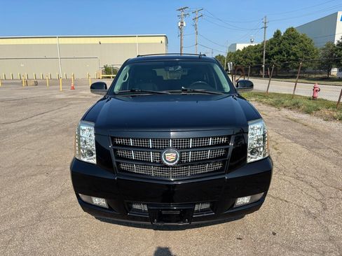 Used 2013 Cadillac Escalade Premium AWD/4WD image 8