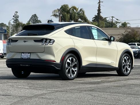 Certified 2025 Ford Mustang Mach-E Select w/ Comfort Package Lite image 4