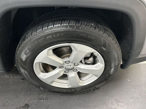 Used 2019 Jeep Compass Latitude w/ Popular Equipment Group image 8