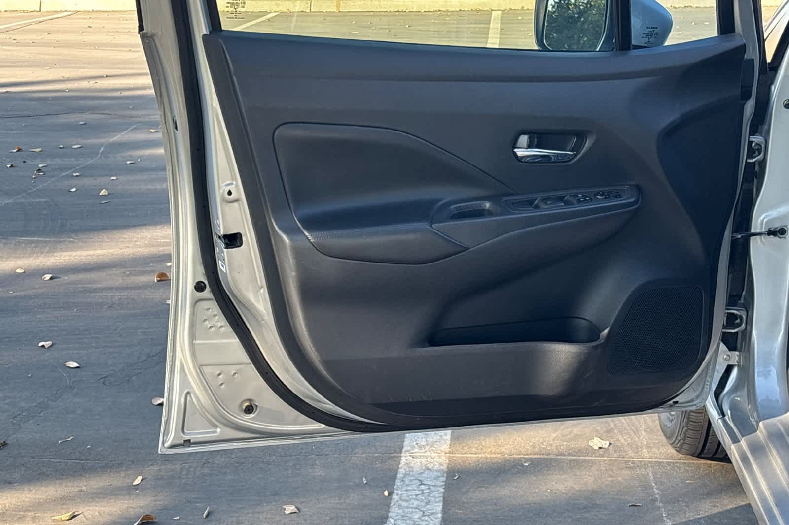 Used 2020 Nissan Versa SV FWD image 15