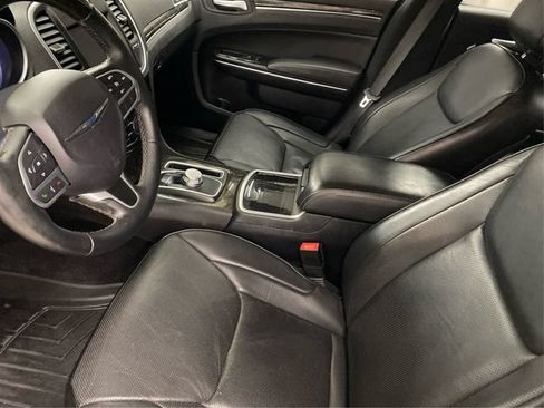 Used 2017 Chrysler 300 C AWD/4WD image 10