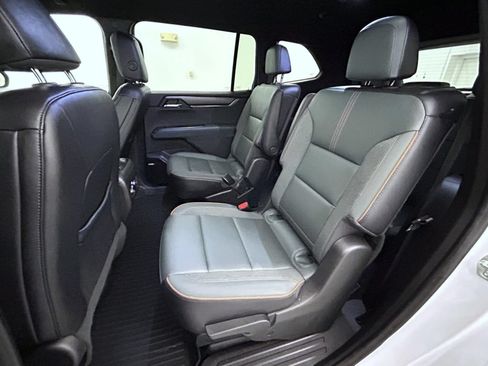 Used 2025 GMC Acadia AT4 AWD/4WD image 21