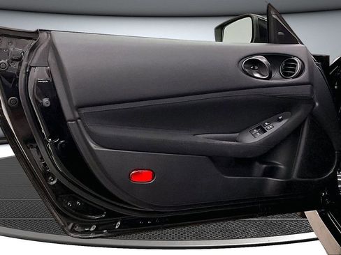 Used 2024 Nissan Z Sport w/ Floor Mat Package RWD image 18