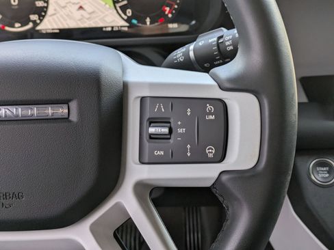 Used 2025 Land Rover Defender 110 S image 20