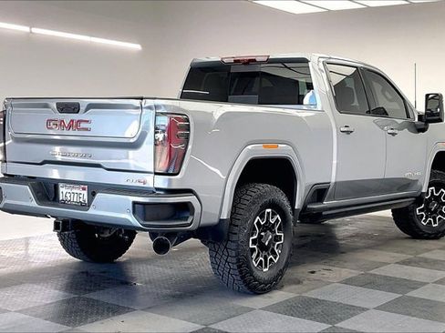 Used 2025 GMC Sierra 3500 AT4 w/ AT4 Premium Plus Package image 13