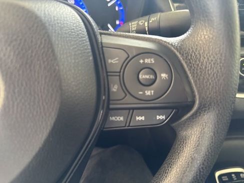 Used 2022 Toyota Corolla LE FWD image 11
