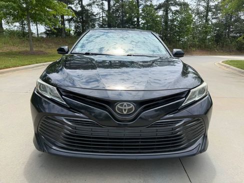Used 2019 Toyota Camry LE FWD image 1