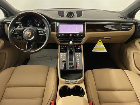 Certified 2025 Porsche Macan AWD/4WD image 13