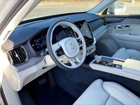 New 2026 Volvo XC90 T8 Ultra w/ Protection Package Premier image 8