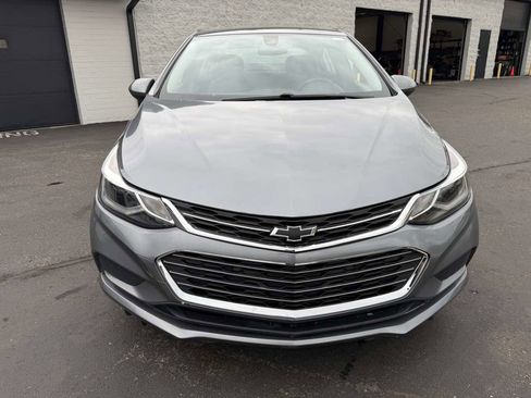 Used 2018 Chevrolet Cruze LT w/ Convenience Package image 7